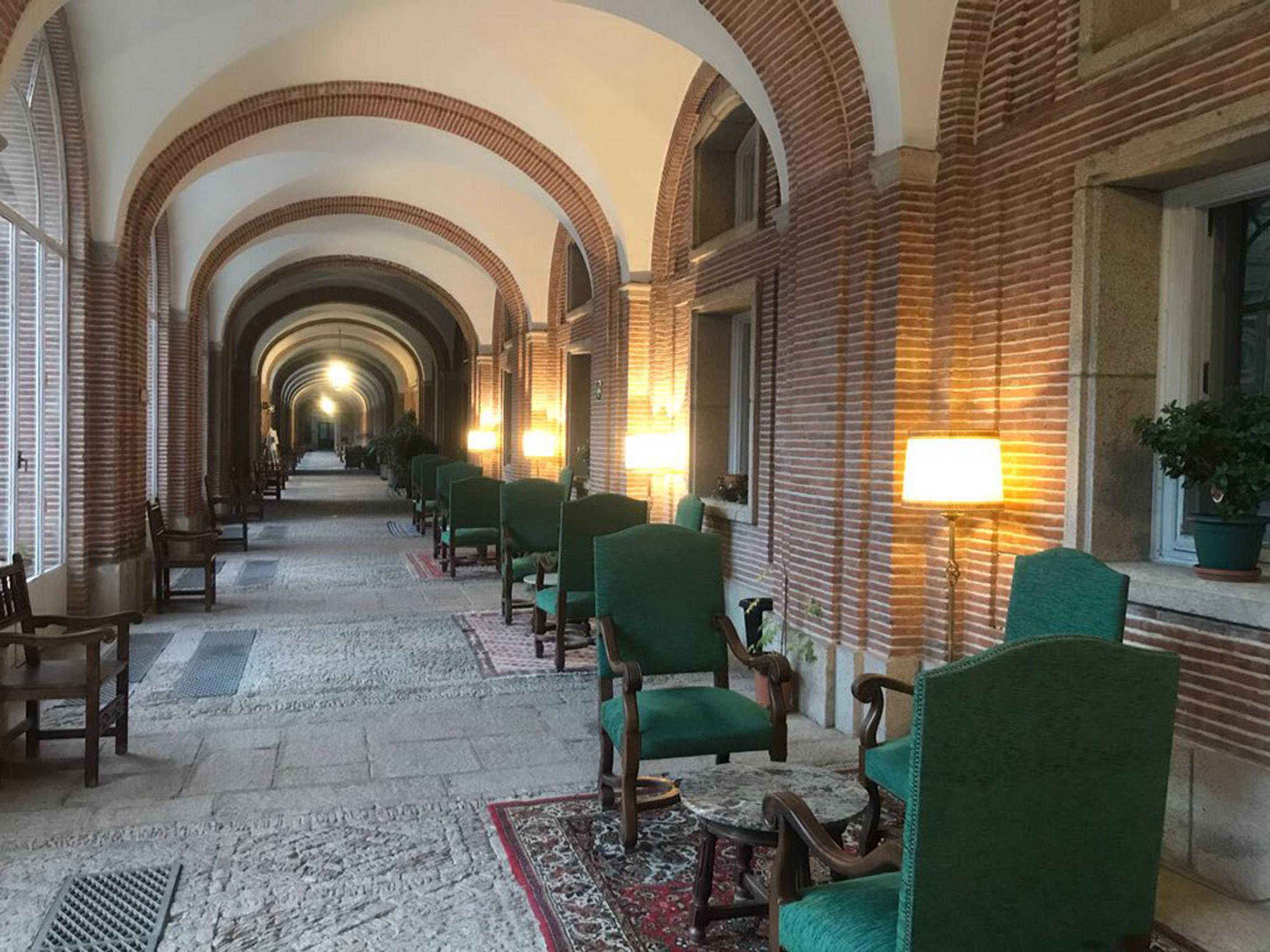 Hospederia Santa Cruz Otel San Lorenzo de El Escorial Dış mekan fotoğraf