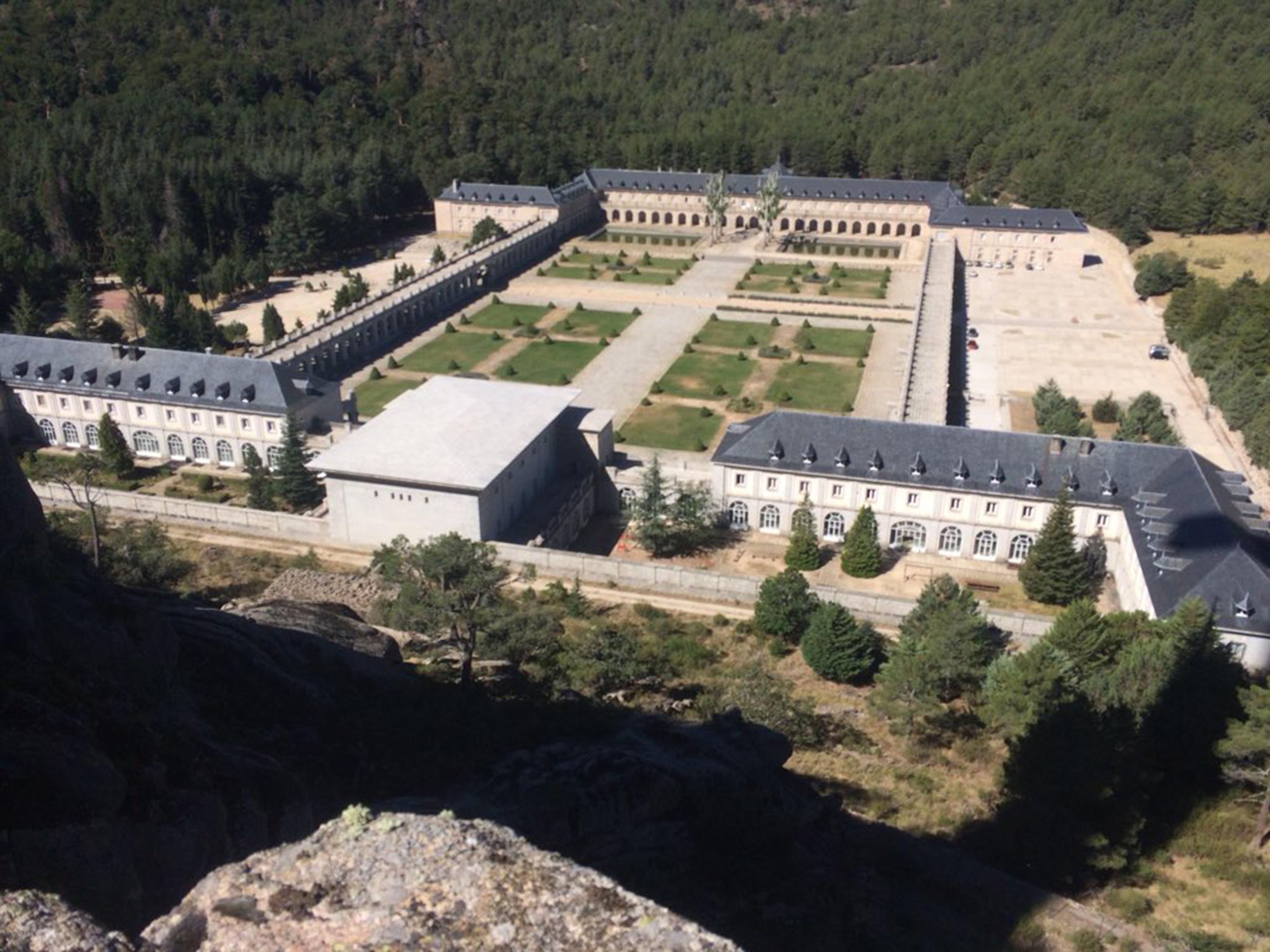 Hospederia Santa Cruz Otel San Lorenzo de El Escorial Dış mekan fotoğraf