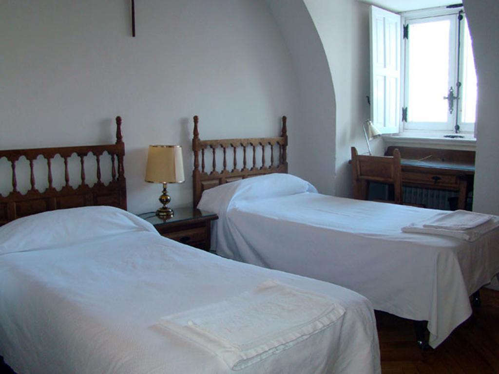 Hospederia Santa Cruz Otel San Lorenzo de El Escorial Dış mekan fotoğraf