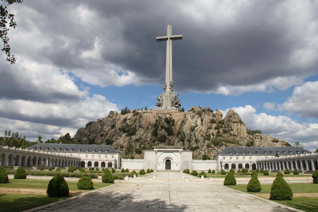 Hospederia Santa Cruz Otel San Lorenzo de El Escorial Dış mekan fotoğraf