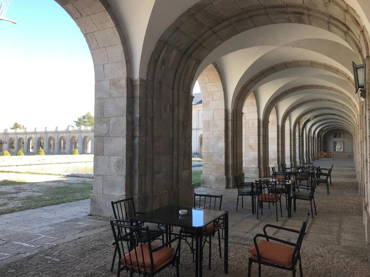 Hospederia Santa Cruz Otel San Lorenzo de El Escorial Dış mekan fotoğraf