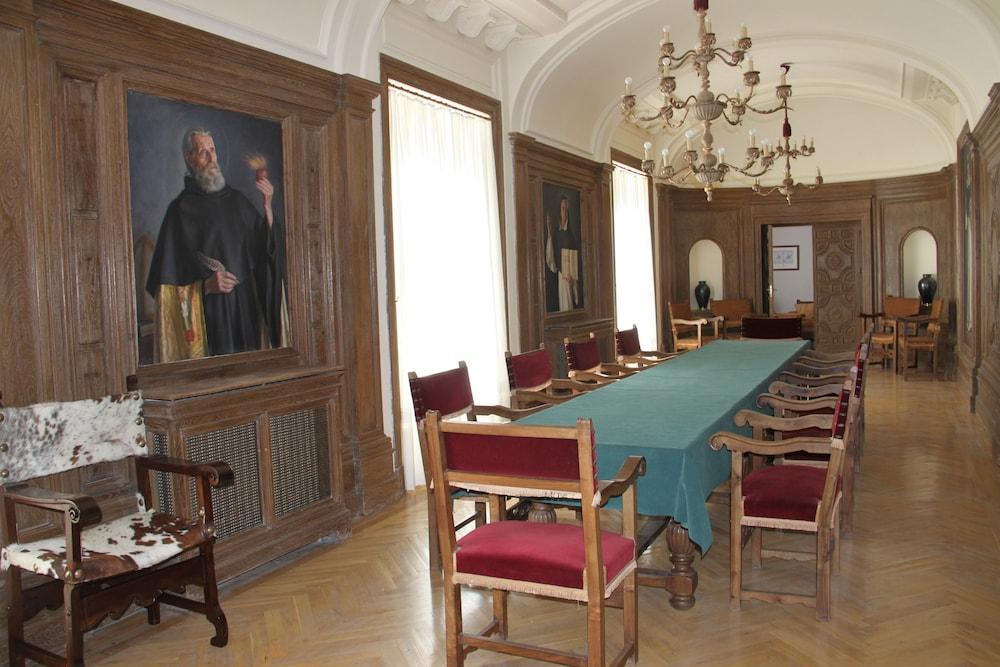 Hospederia Santa Cruz Otel San Lorenzo de El Escorial Dış mekan fotoğraf