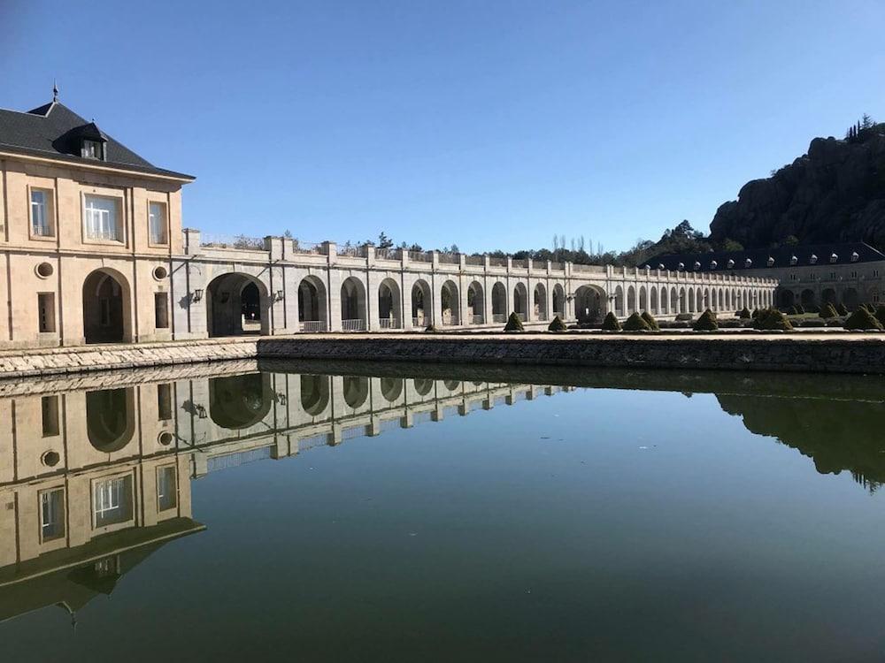 Hospederia Santa Cruz Otel San Lorenzo de El Escorial Dış mekan fotoğraf